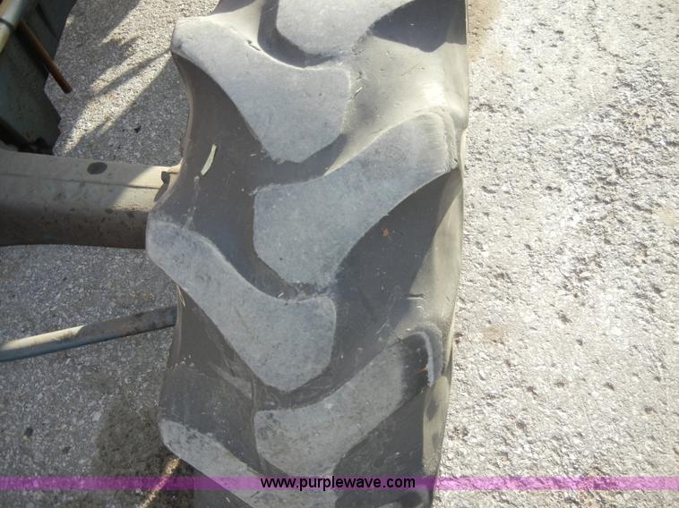 image for item C4090 1986 Kubota L3350 MFWD tractor