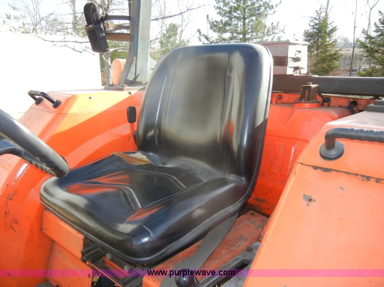 image for item C4090 1986 Kubota L3350 MFWD tractor