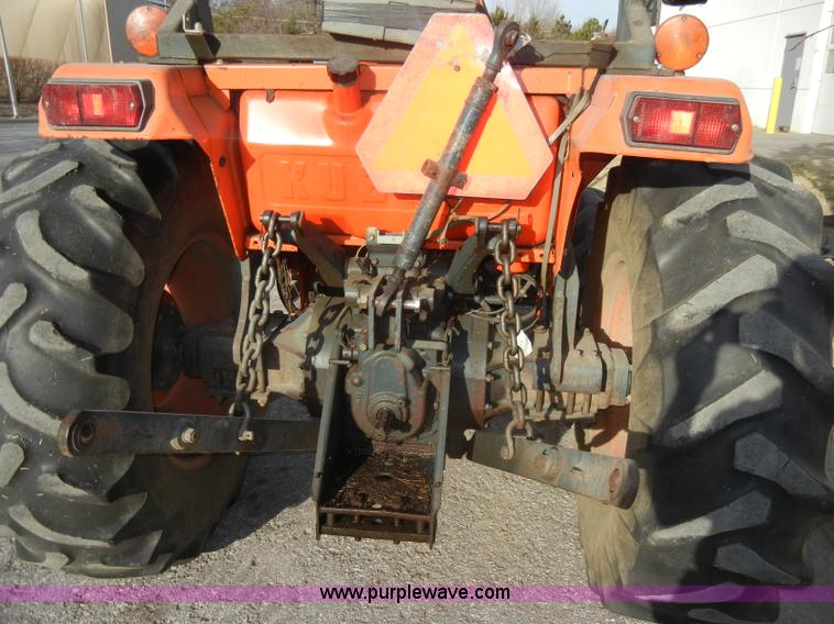 image for item C4090 1986 Kubota L3350 MFWD tractor