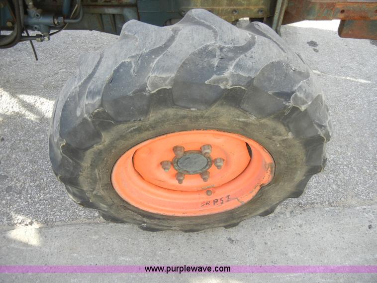 image for item C4090 1986 Kubota L3350 MFWD tractor