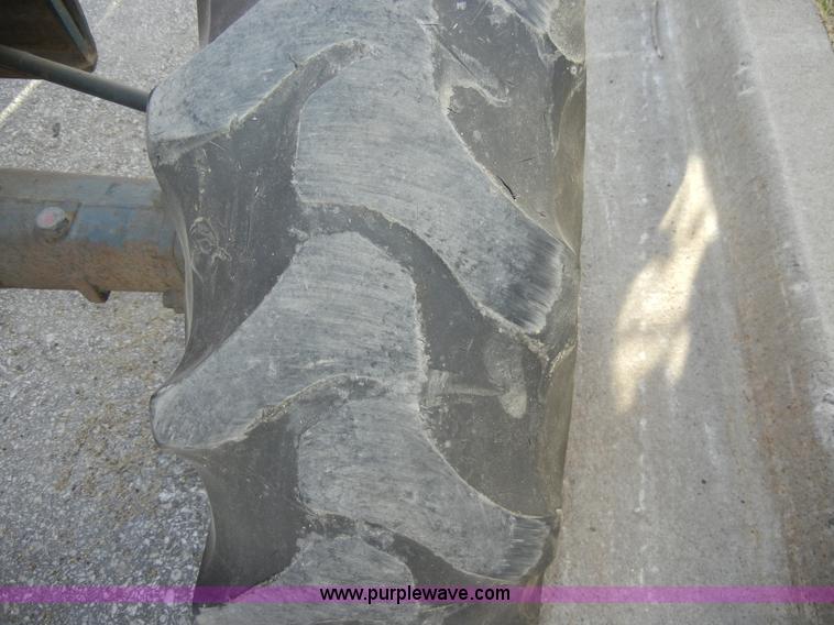 image for item C4090 1986 Kubota L3350 MFWD tractor