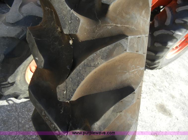 image for item C4090 1986 Kubota L3350 MFWD tractor