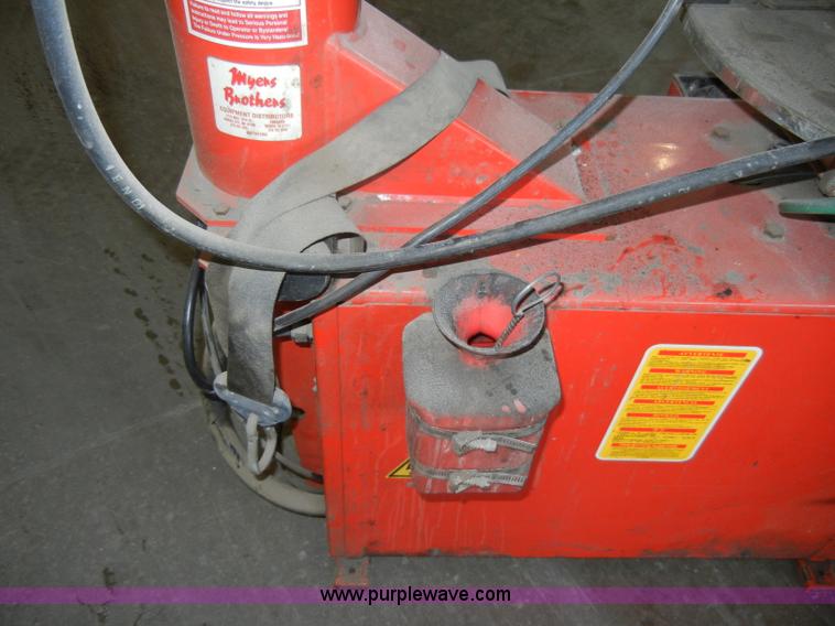 image for item C4091 2002 Colibri BL 5121TAS tire changer