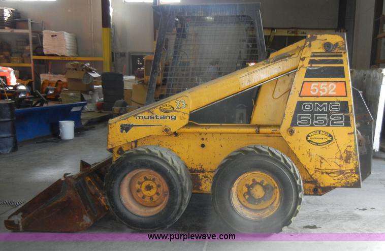 image for item C4096 1986 Mustang OMC552 skid steer