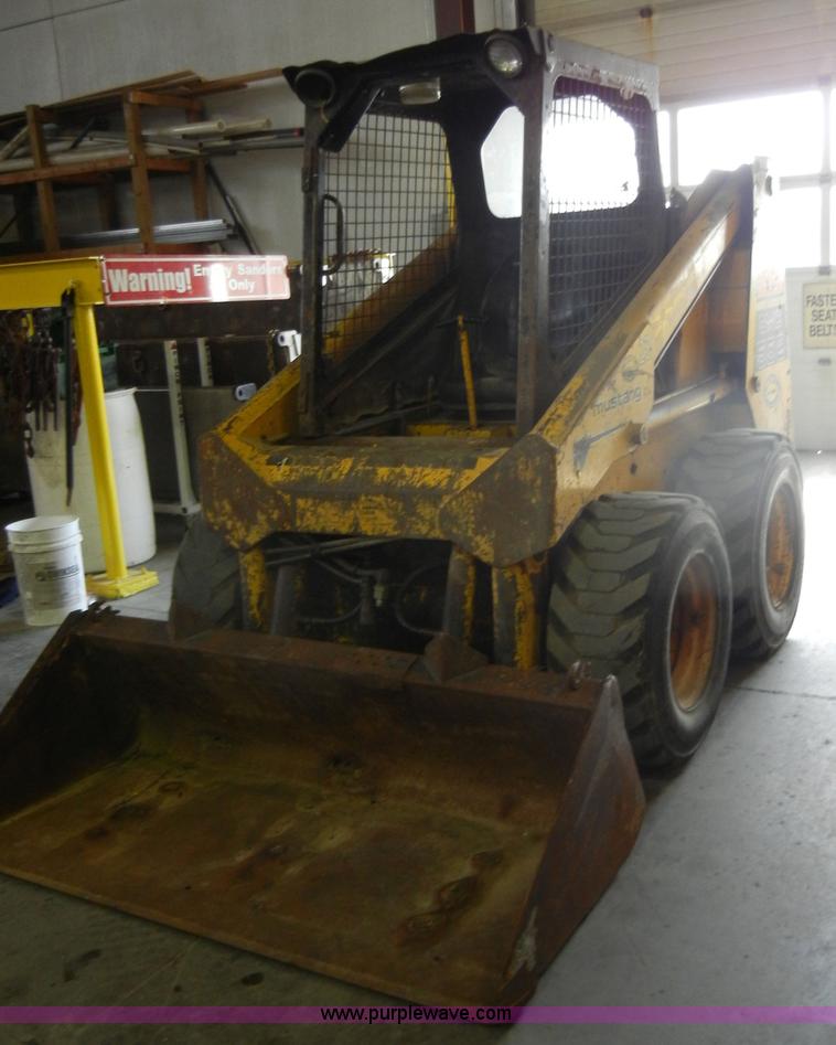 image for item C4096 1986 Mustang OMC552 skid steer