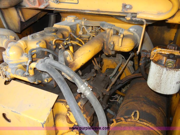 image for item C4096 1986 Mustang OMC552 skid steer