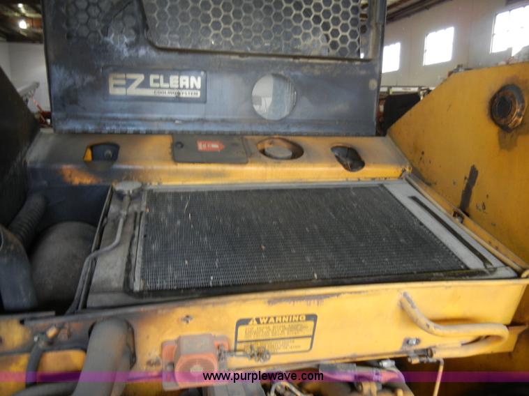 image for item C4096 1986 Mustang OMC552 skid steer