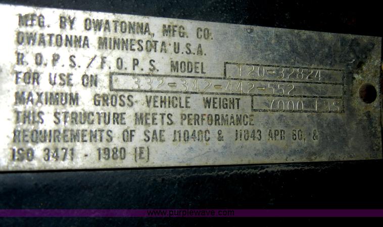 image for item C4096 1986 Mustang OMC552 skid steer