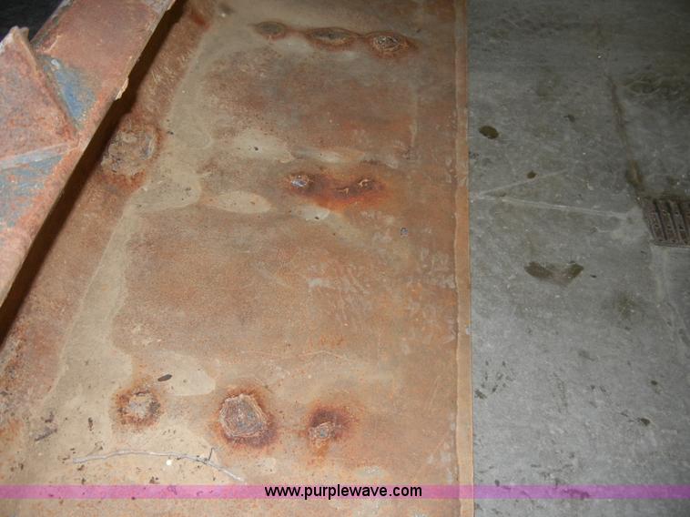 image for item C4096 1986 Mustang OMC552 skid steer