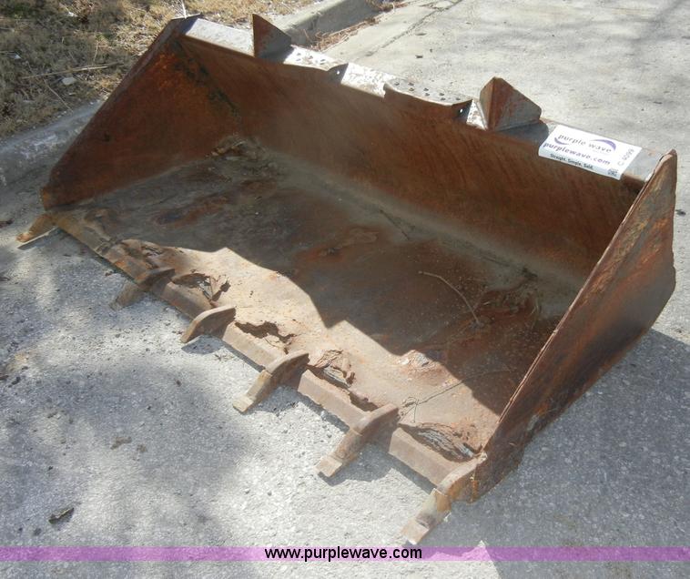 image for item C4099 Skid steer bucket with teeth