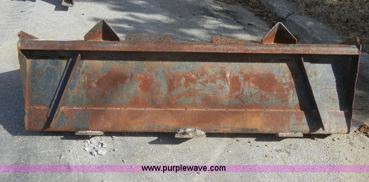 image for item C4099 Skid steer bucket with teeth
