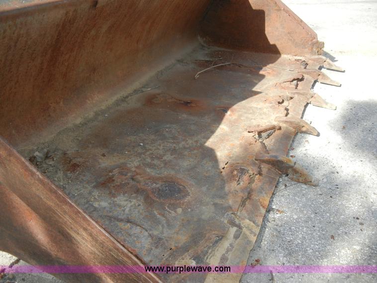 image for item C4099 Skid steer bucket with teeth