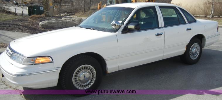 image for item C4202 1996 Ford Crown Victoria