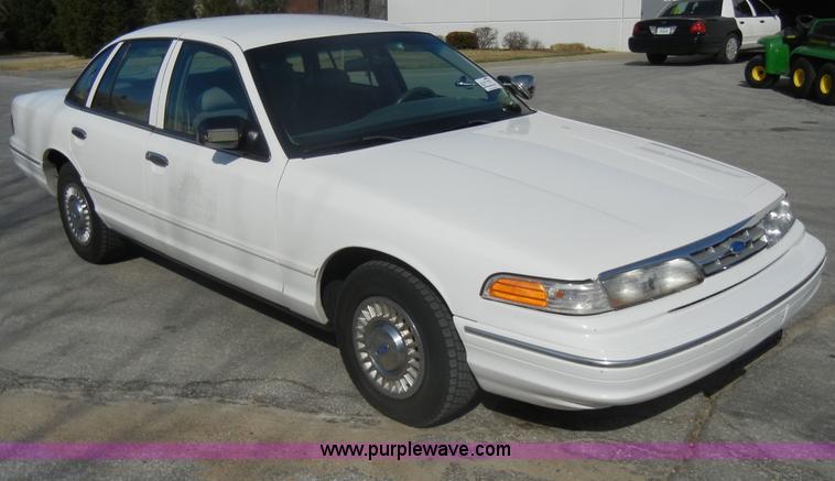 image for item C4202 1996 Ford Crown Victoria