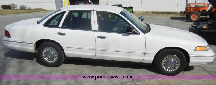 image for item C4202 1996 Ford Crown Victoria