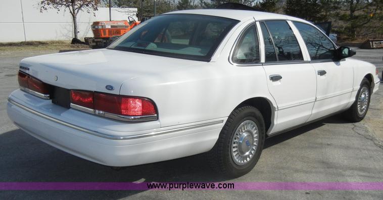 image for item C4202 1996 Ford Crown Victoria