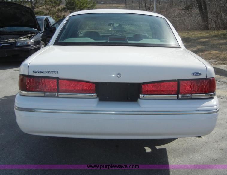 image for item C4202 1996 Ford Crown Victoria