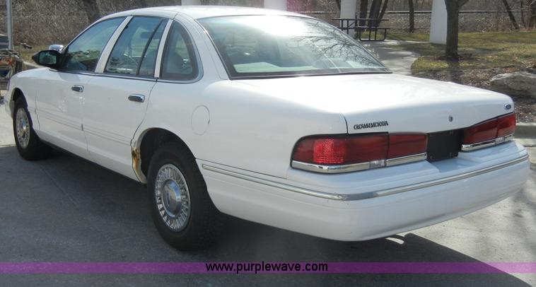 image for item C4202 1996 Ford Crown Victoria