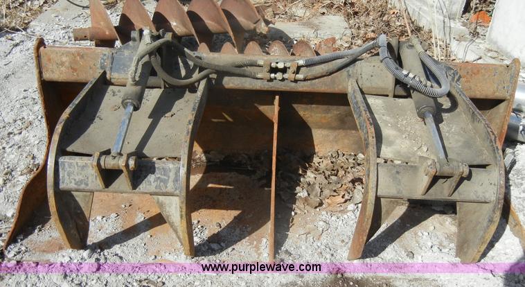 image for item C4203 6' skid steer grapple bucket