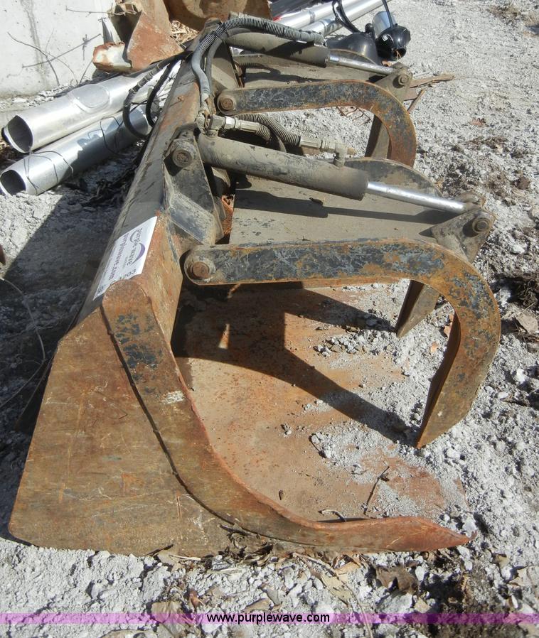 image for item C4203 6' skid steer grapple bucket