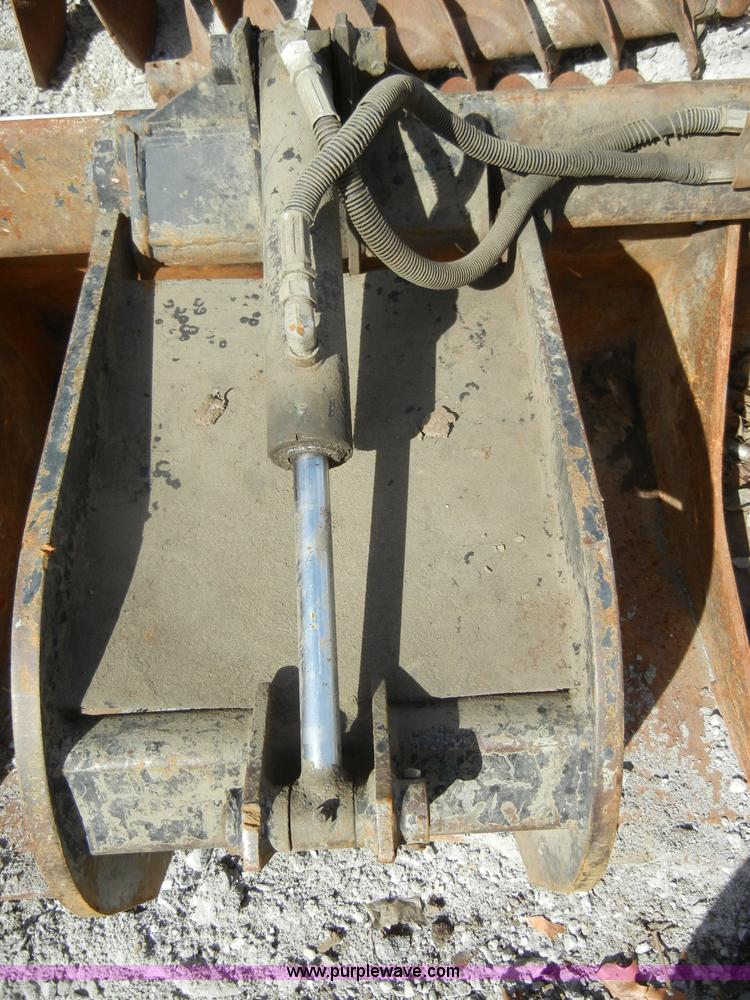 image for item C4203 6' skid steer grapple bucket