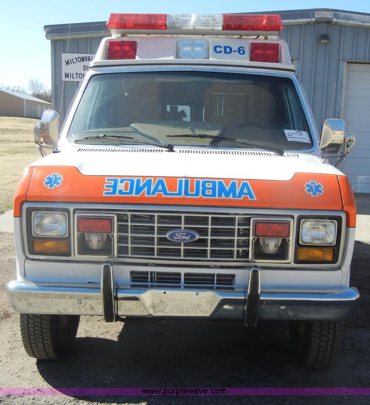 image for item C4215 1989 Ford E350 ambulance
