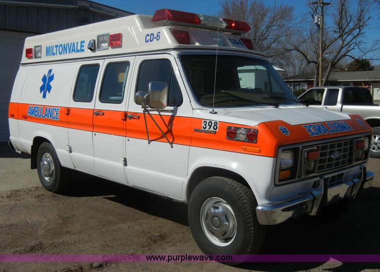 image for item C4215 1989 Ford E350 ambulance