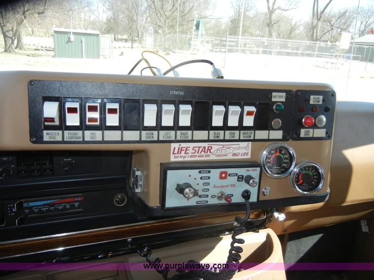 image for item C4215 1989 Ford E350 ambulance