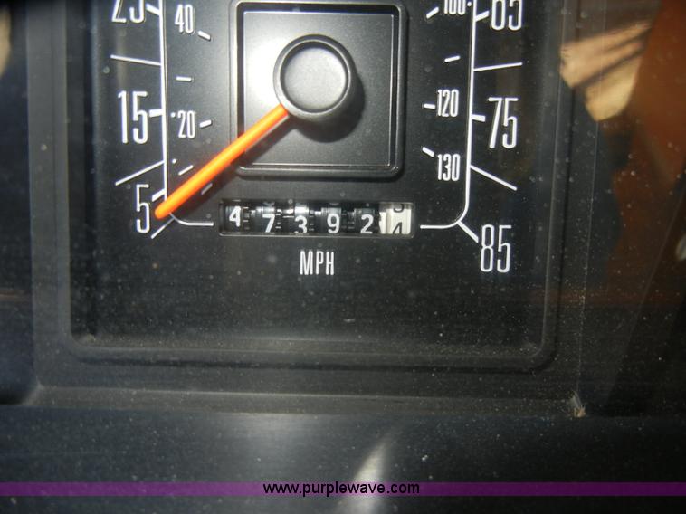 image for item C4215 1989 Ford E350 ambulance