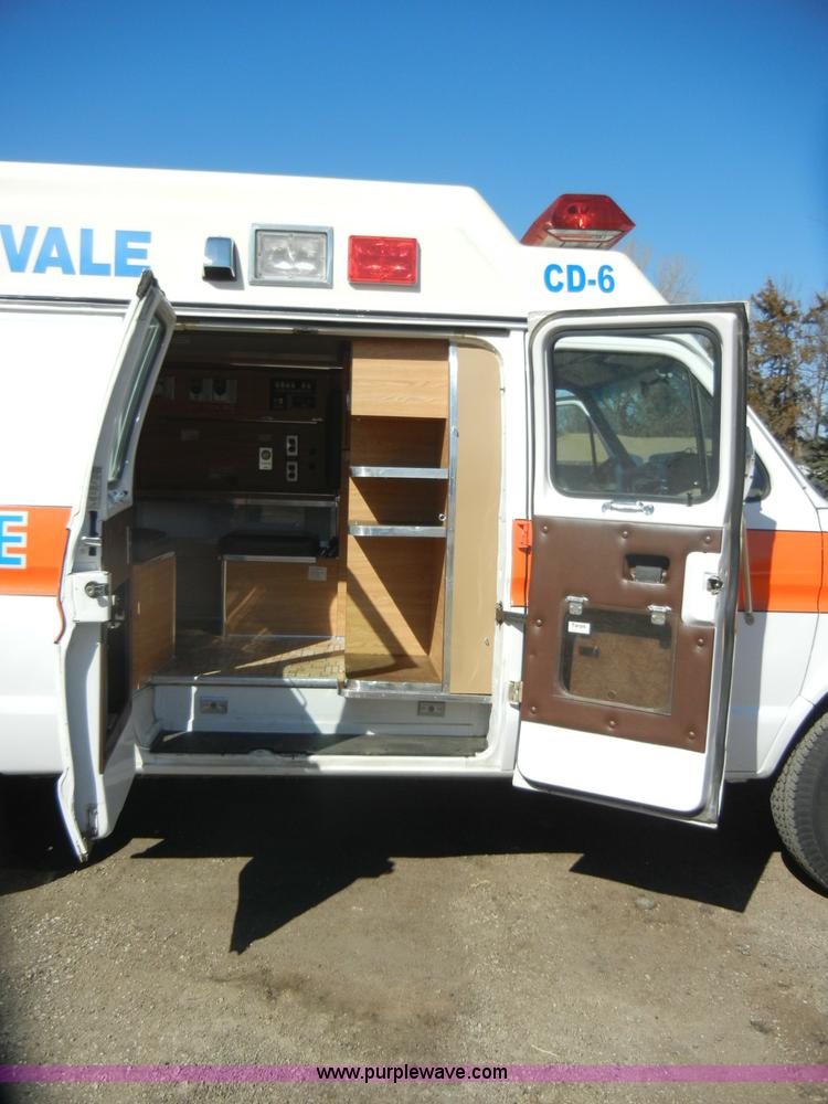 image for item C4215 1989 Ford E350 ambulance