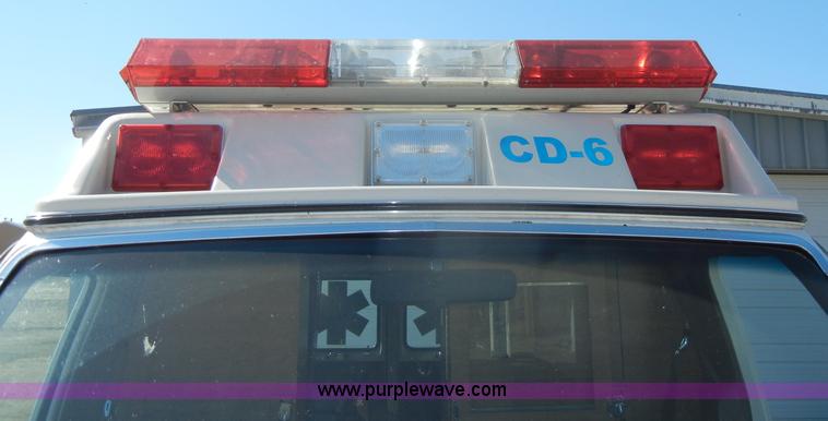 image for item C4215 1989 Ford E350 ambulance