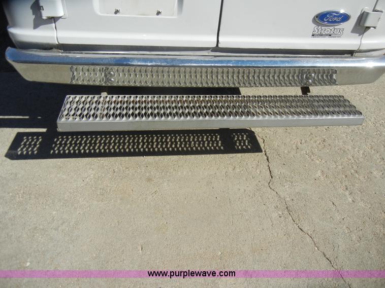 image for item C4215 1989 Ford E350 ambulance