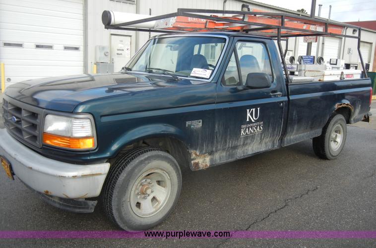 image for item C4217 1995 Ford F150 XL pickup truck
