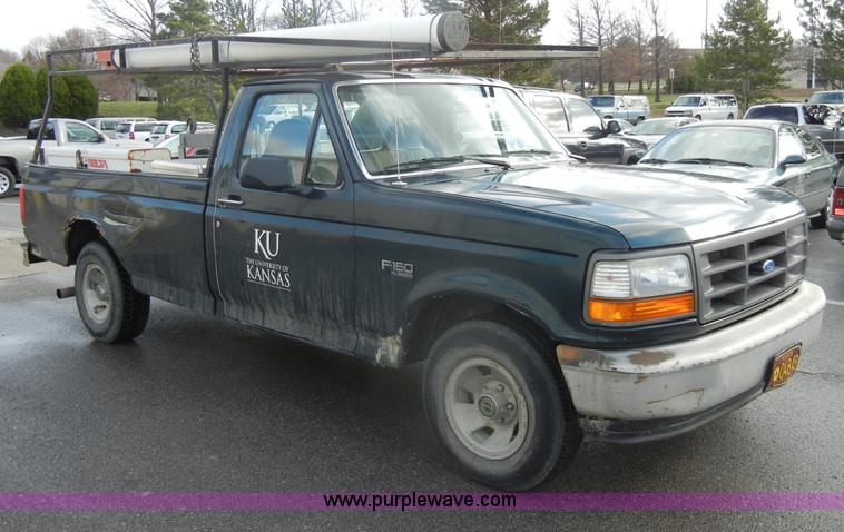 image for item C4217 1995 Ford F150 XL pickup truck