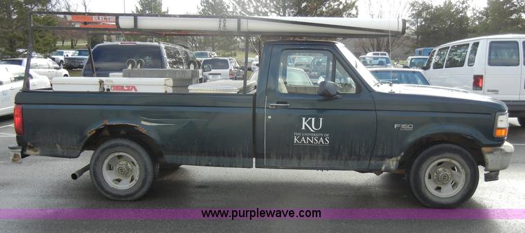 image for item C4217 1995 Ford F150 XL pickup truck