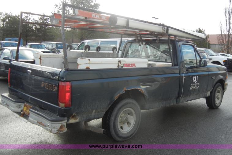 image for item C4217 1995 Ford F150 XL pickup truck