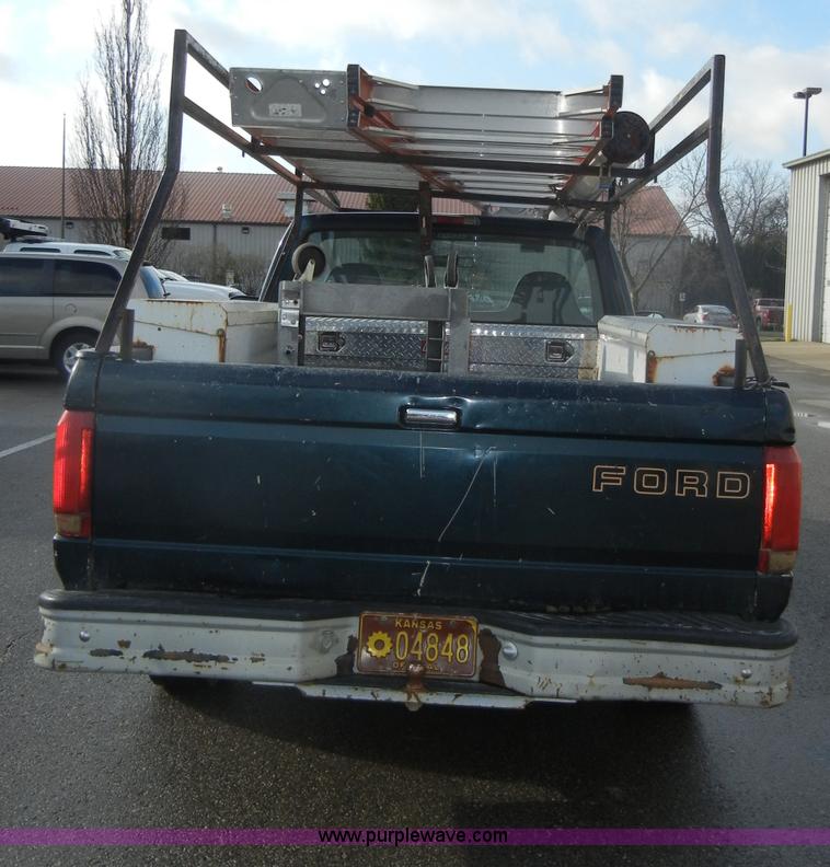 image for item C4217 1995 Ford F150 XL pickup truck