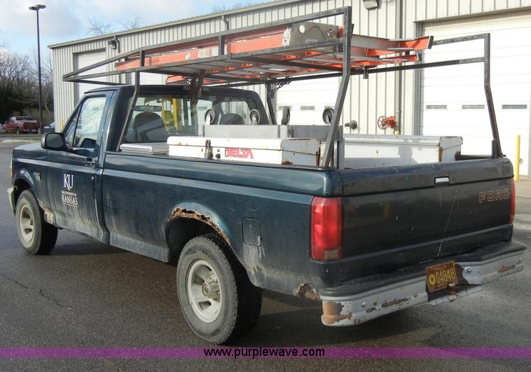 image for item C4217 1995 Ford F150 XL pickup truck