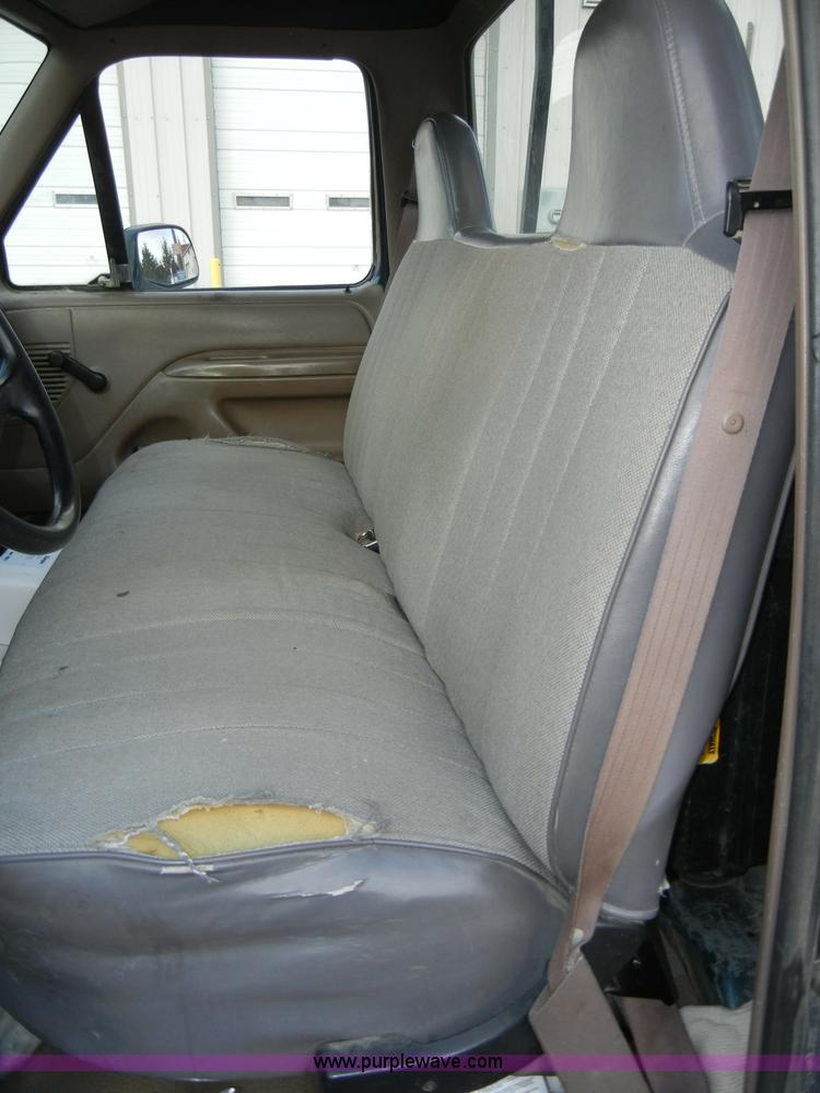 image for item C4217 1995 Ford F150 XL pickup truck