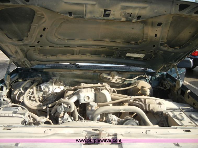 image for item C4217 1995 Ford F150 XL pickup truck