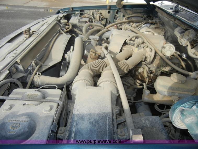 image for item C4217 1995 Ford F150 XL pickup truck