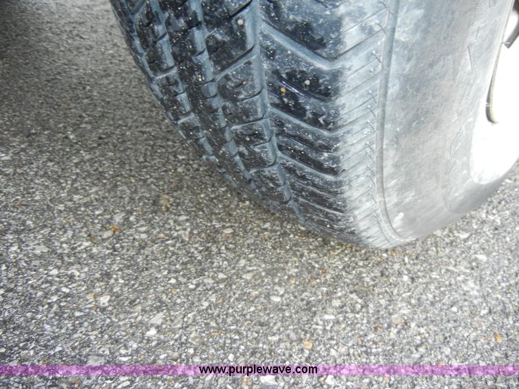 image for item C4217 1995 Ford F150 XL pickup truck