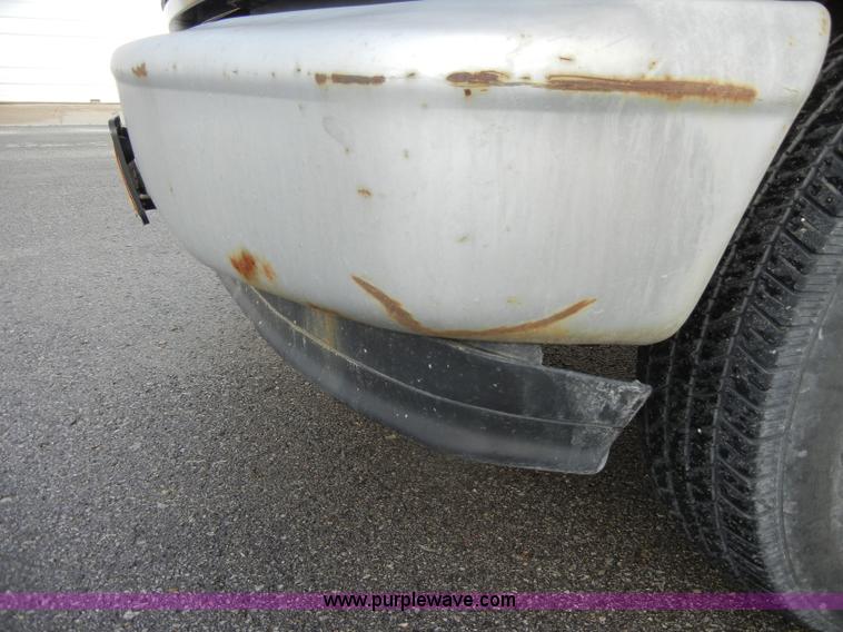 image for item C4217 1995 Ford F150 XL pickup truck