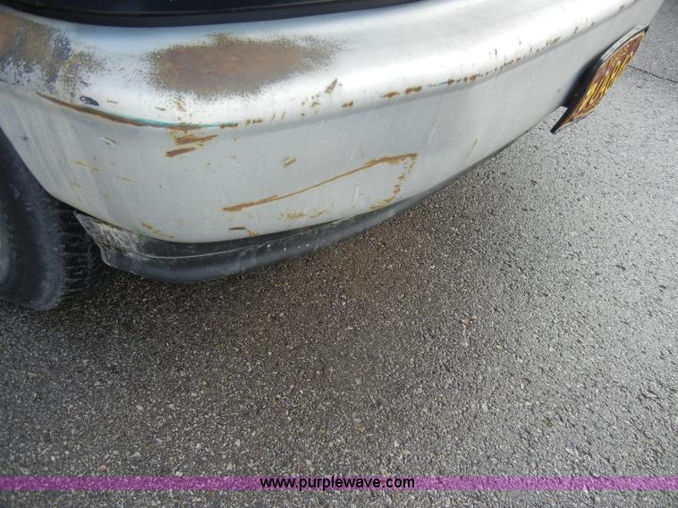 image for item C4217 1995 Ford F150 XL pickup truck