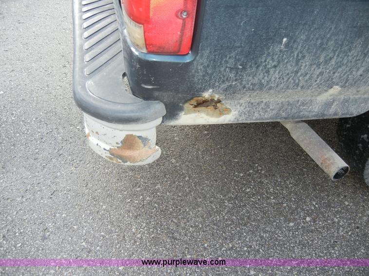 image for item C4217 1995 Ford F150 XL pickup truck