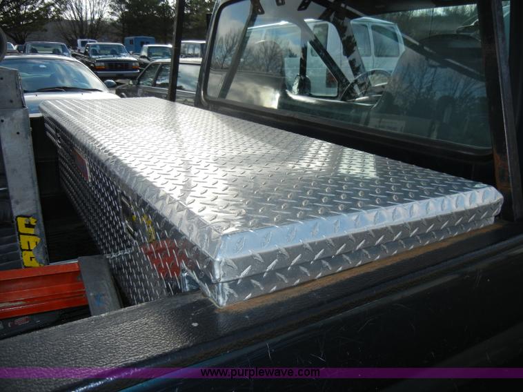image for item C4217 1995 Ford F150 XL pickup truck