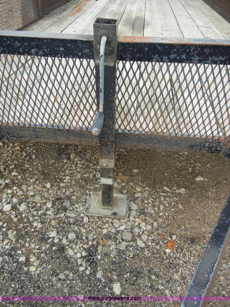 image for item C4237 2001 Neal 18' trailer