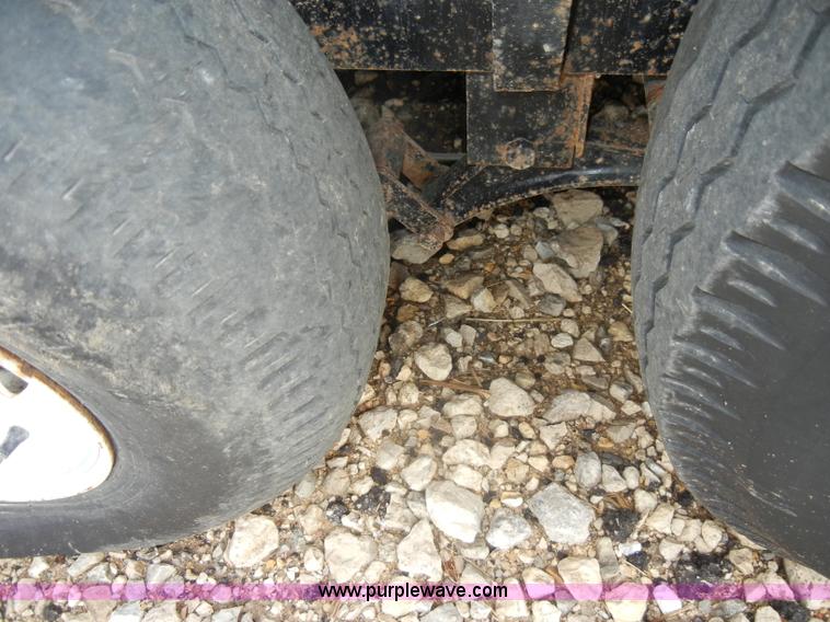 image for item C4237 2001 Neal 18' trailer