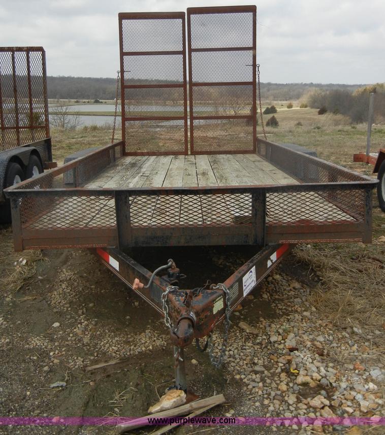 image for item C4238 2000 Neal 16' trailer