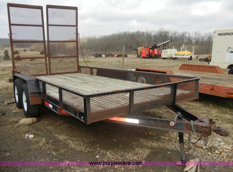 image for item C4238 2000 Neal 16' trailer